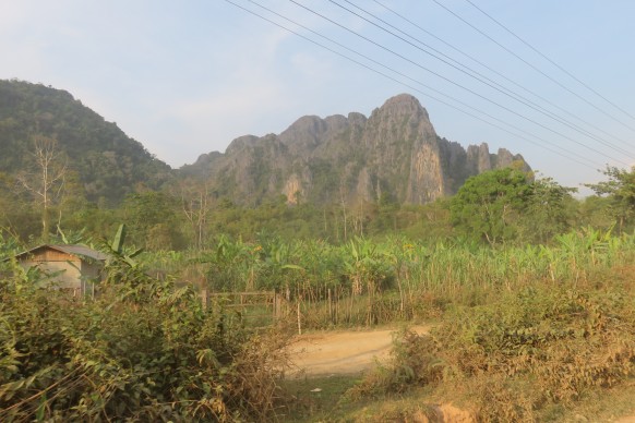 Vang Vieng: grottes, montagnes, villages et escalade